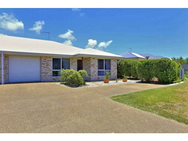 Duplex 2/31 Mary Fox Street, Innes Park QLD 4670
