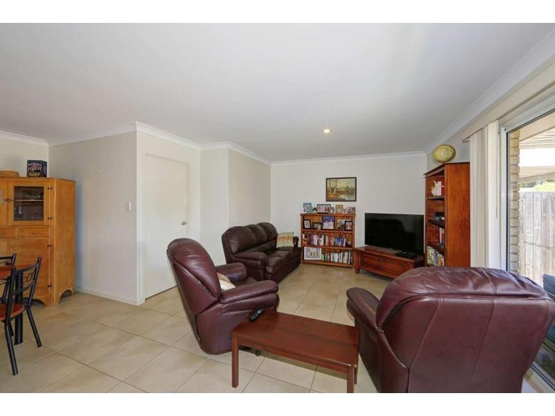 Duplex 2/31 Mary Fox Street, Innes Park QLD 4670