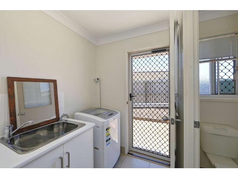 Duplex 2/31 Mary Fox Street, Innes Park QLD 4670