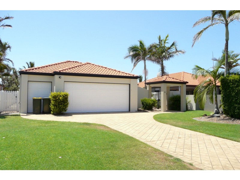 2 Chantelle Circuit, Coral Cove QLD 4670