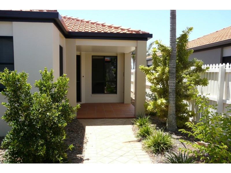 2 Chantelle Circuit, Coral Cove QLD 4670
