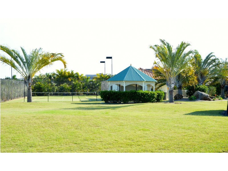 2 Chantelle Circuit, Coral Cove QLD 4670