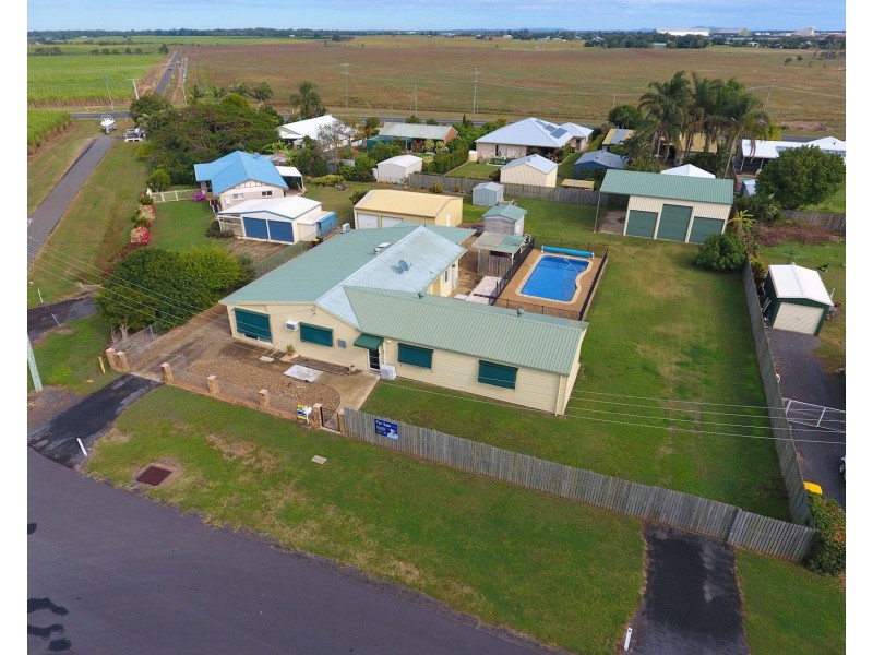 25 Burns Street, Burnett Heads QLD 4670