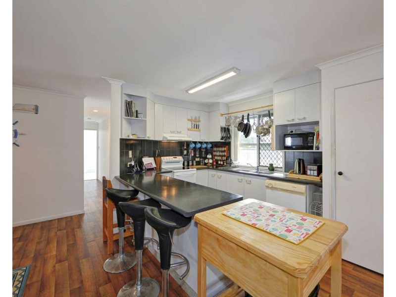 25 Burns Street, Burnett Heads QLD 4670