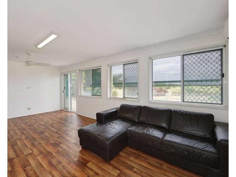 25 Burns Street, Burnett Heads QLD 4670
