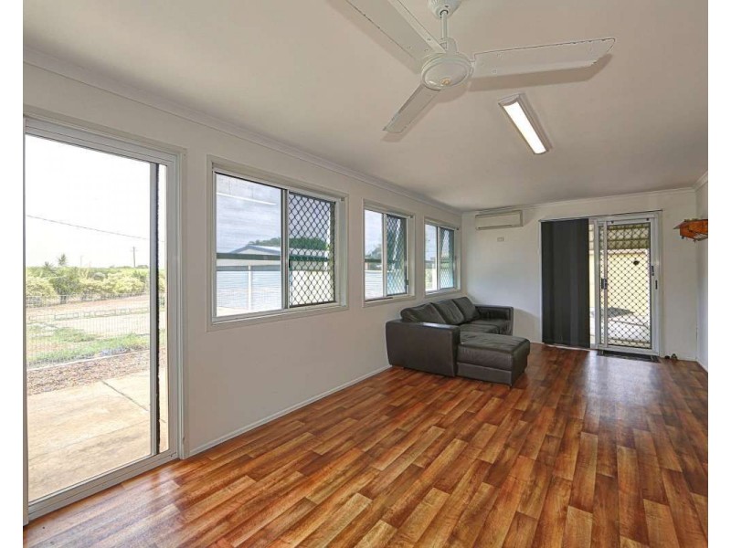 25 Burns Street, Burnett Heads QLD 4670