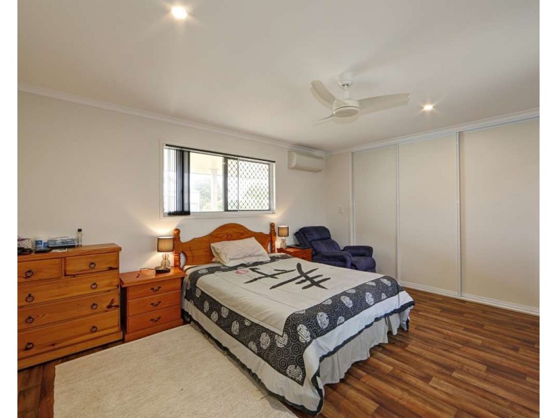 25 Burns Street, Burnett Heads QLD 4670