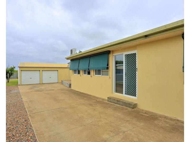 25 Burns Street, Burnett Heads QLD 4670