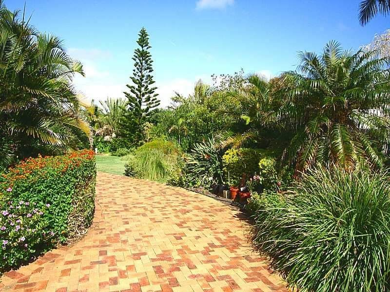 46 Barolin Esplanade, Coral Cove QLD 4670