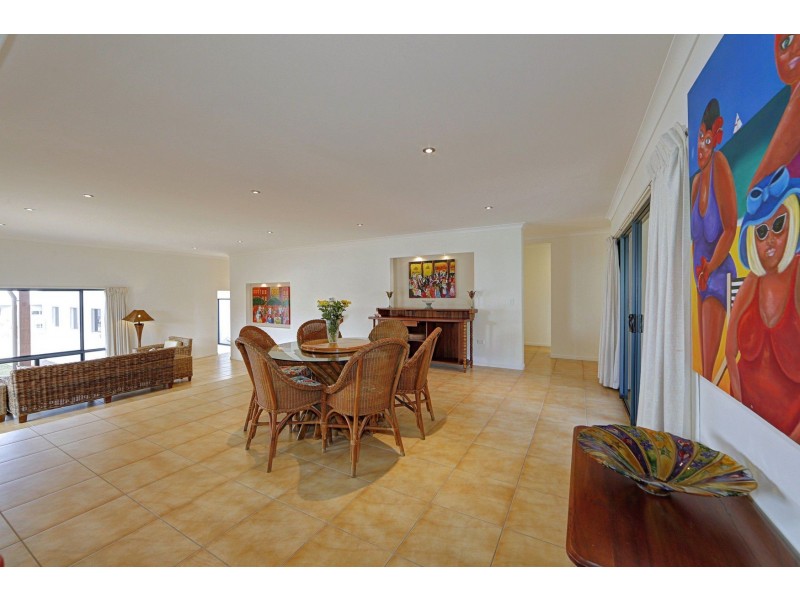 2 Arthur Brown Court, Coral Cove QLD 4670