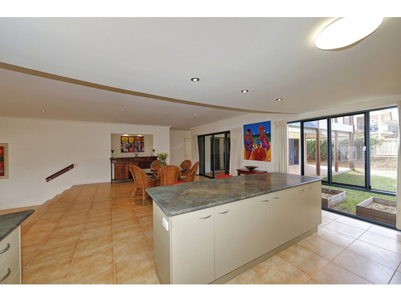 2 Arthur Brown Court, Coral Cove QLD 4670