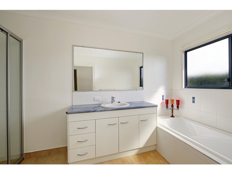 2 Arthur Brown Court, Coral Cove QLD 4670