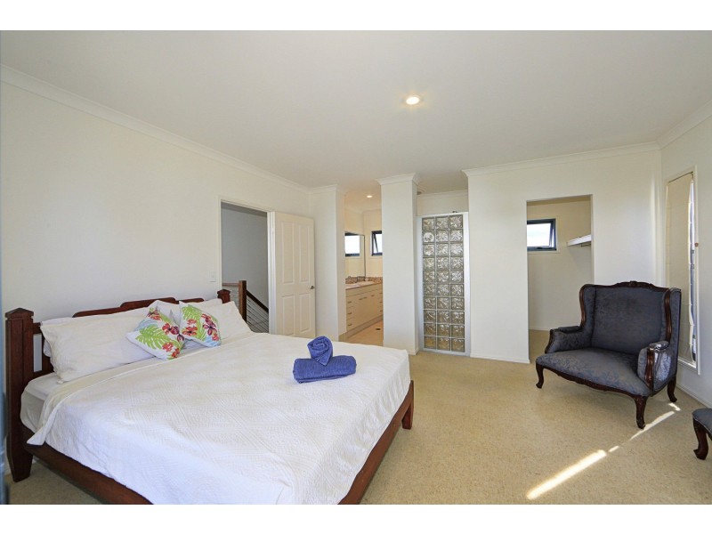 2 Arthur Brown Court, Coral Cove QLD 4670