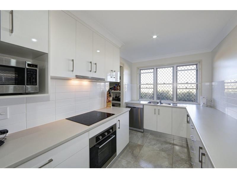 Unit 5/6 Backhill Drive, Coral Cove QLD 4670