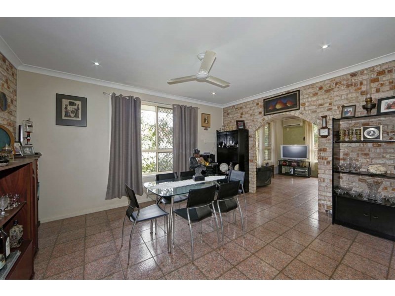 5 Majestic Place, Coral Cove QLD 4670