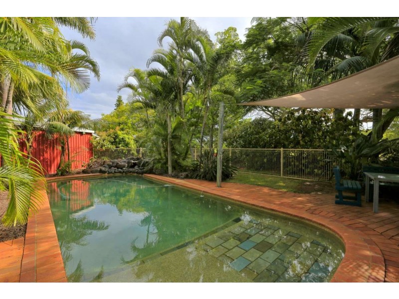 5 Majestic Place, Coral Cove QLD 4670