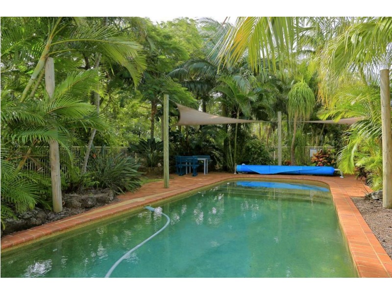 5 Majestic Place, Coral Cove QLD 4670