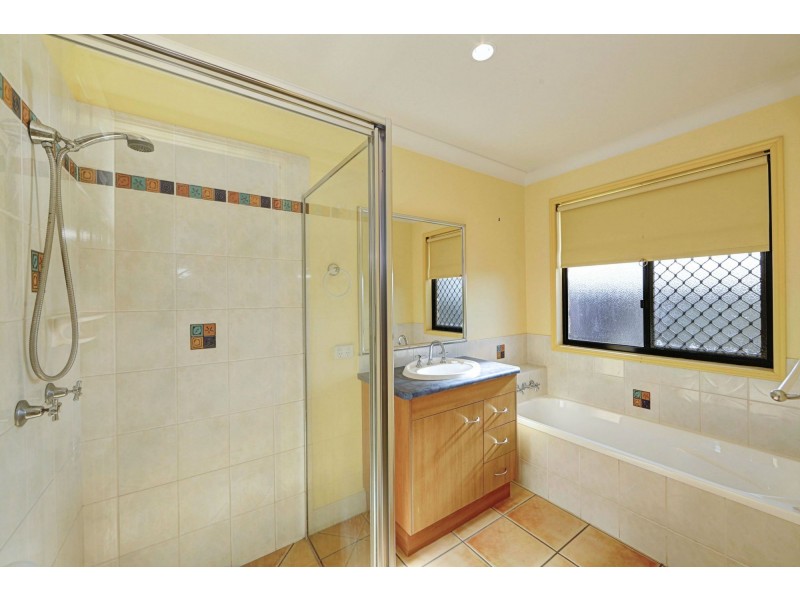 225 Barolin Esplanade, Coral Cove QLD 4670