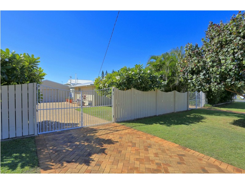 7 Shelley Street, Burnett Heads QLD 4670