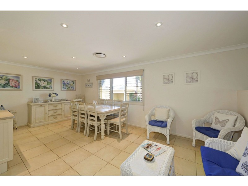 7 Shelley Street, Burnett Heads QLD 4670