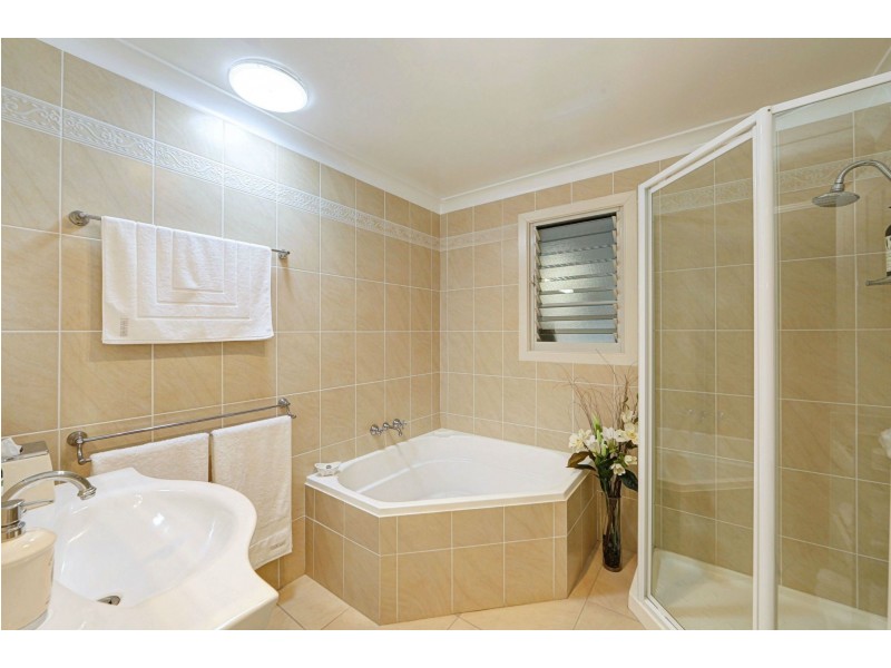 7 Shelley Street, Burnett Heads QLD 4670