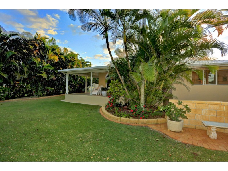 7 Shelley Street, Burnett Heads QLD 4670