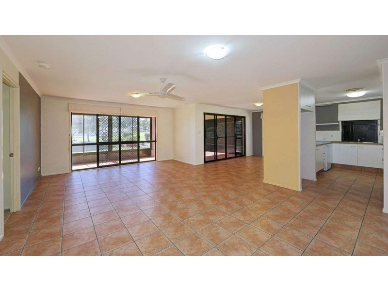 24 Chantelle Circuit, Coral Cove QLD 4670