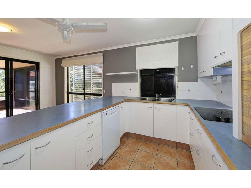 24 Chantelle Circuit, Coral Cove QLD 4670