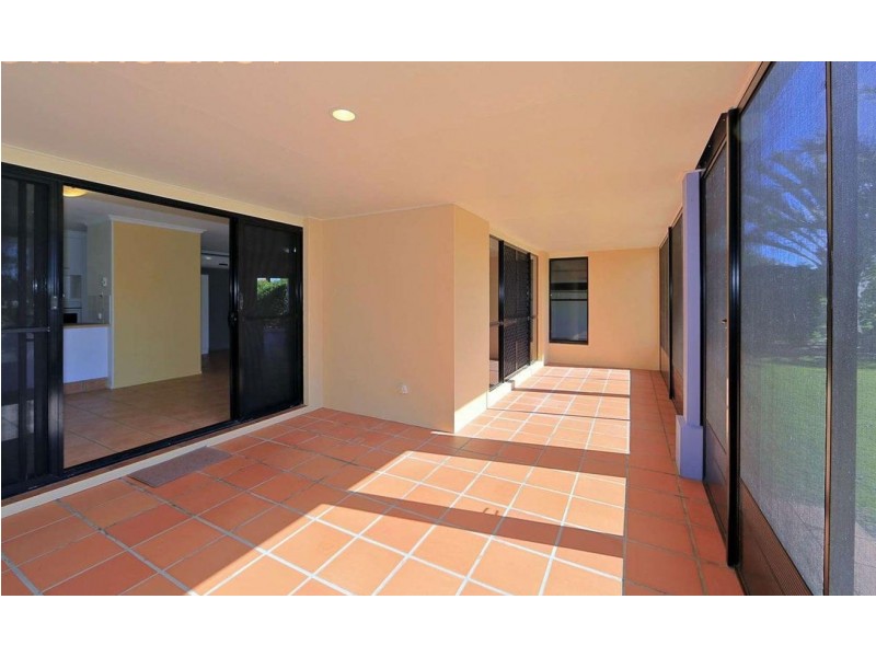 24 Chantelle Circuit, Coral Cove QLD 4670