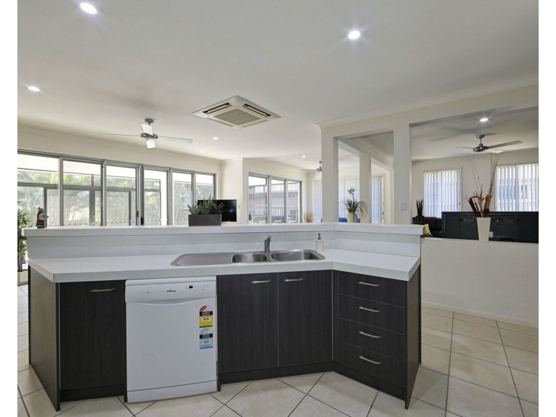 6 Breeze Drive, Bargara QLD 4670