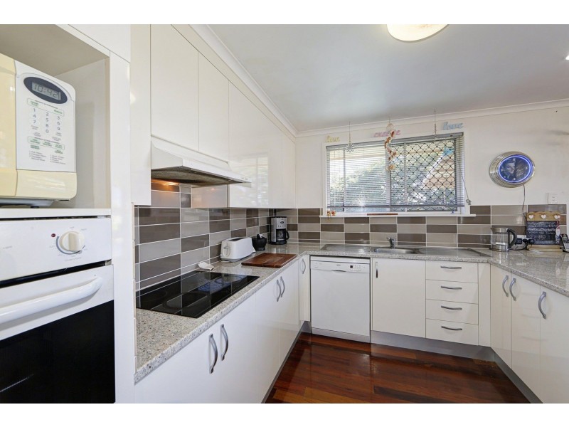 11 Tadgell Court, Avenell Heights QLD 4670