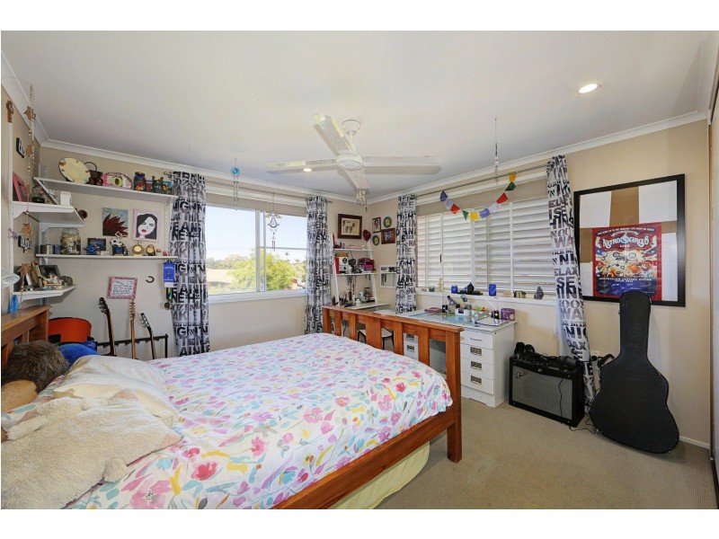 11 Tadgell Court, Avenell Heights QLD 4670