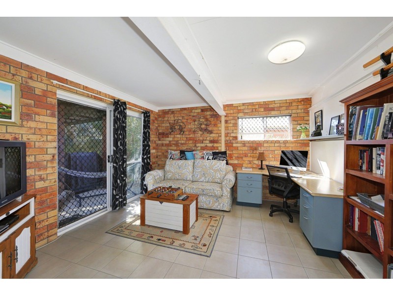 11 Tadgell Court, Avenell Heights QLD 4670