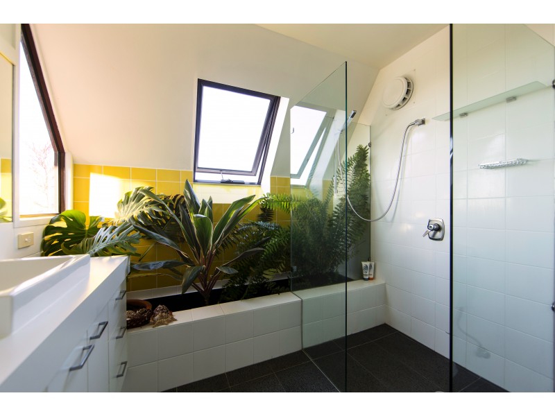 36 Rehbein Ave, Qunaba QLD 4670