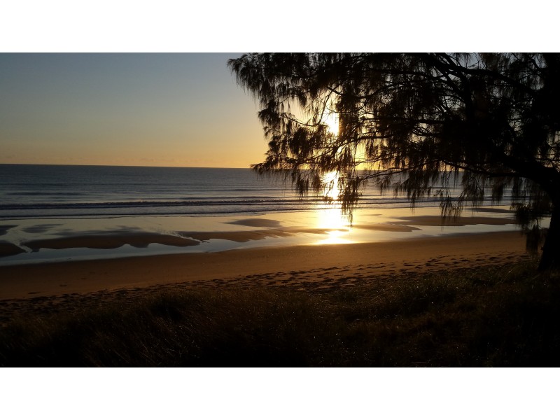 7 Acacia St, Moore Park Beach QLD 4670