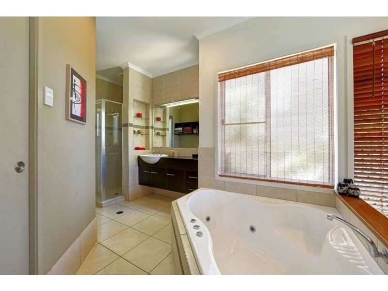91 Fairway Dr, Bargara QLD 4670