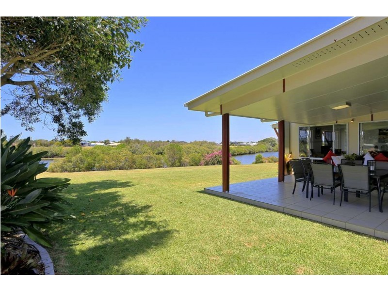 91 Fairway Dr, Bargara QLD 4670