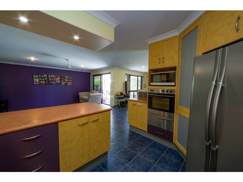 8 Warren Pl, Bargara QLD 4670