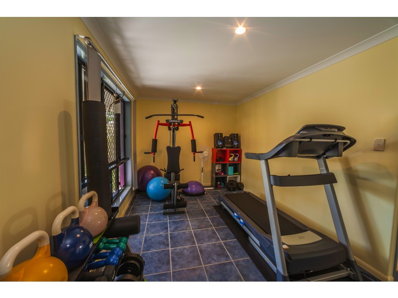 8 Warren Pl, Bargara QLD 4670
