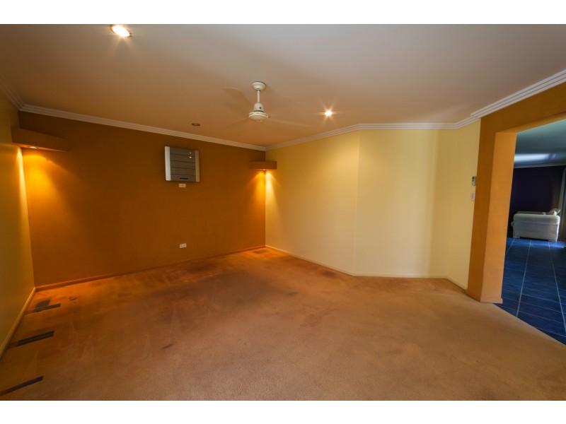 8 Warren Pl, Bargara QLD 4670