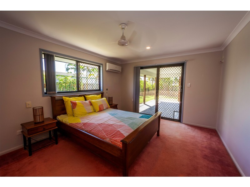 8 Warren Pl, Bargara QLD 4670