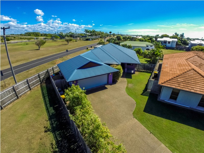 8 Warren Pl, Bargara QLD 4670