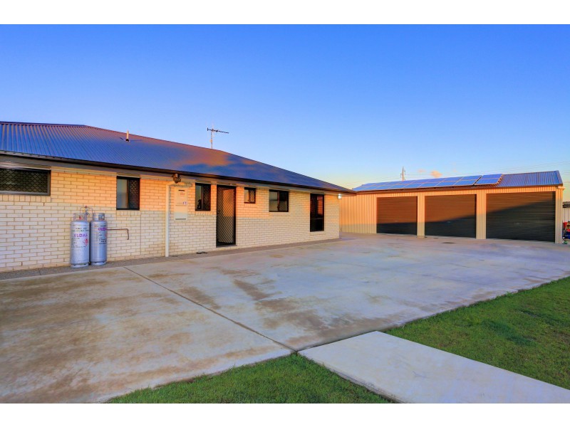 34 Palmerston Dr, Branyan QLD 4670