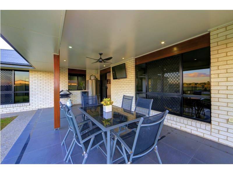 34 Palmerston Dr, Branyan QLD 4670