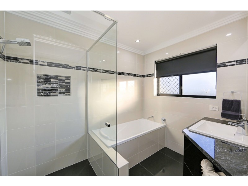 34 Palmerston Dr, Branyan QLD 4670
