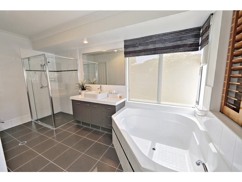 2 Anchorage Ct, Bargara QLD 4670