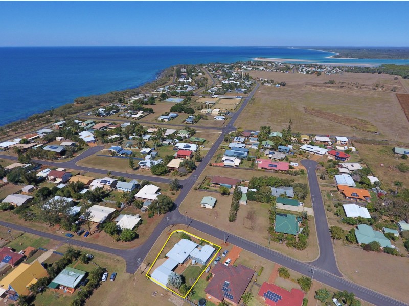 2 Camilleri Ct, Elliott Heads QLD 4670
