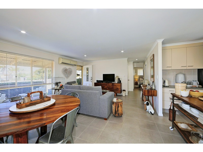 2 Camilleri Ct, Elliott Heads QLD 4670