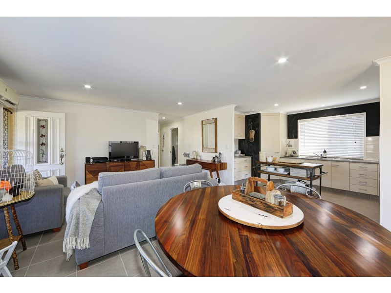 2 Camilleri Ct, Elliott Heads QLD 4670