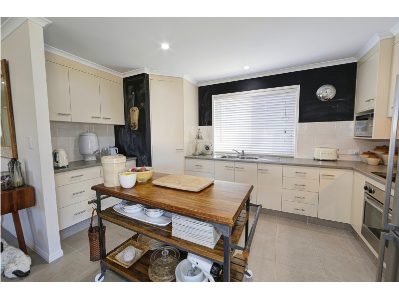 2 Camilleri Ct, Elliott Heads QLD 4670